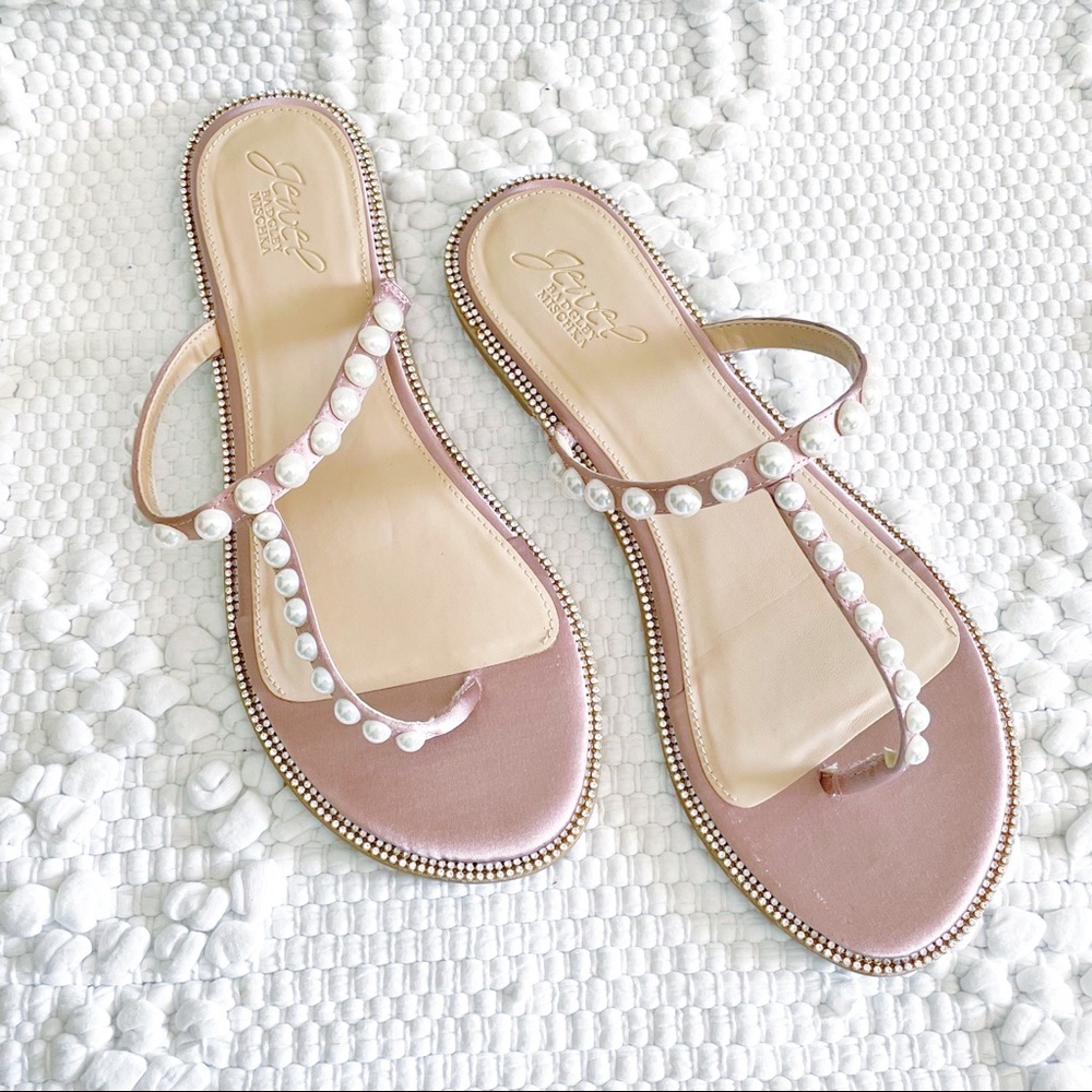 Badgley Mischka Grant Satin Jewel Pearl Embellished T-Strap Sandals New in Box
